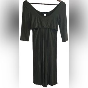 Ladies Larrivo nursing gown/dress in forest green